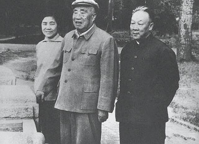 赵力平多次拒绝朱德儿子求爱，贺龙问其原因，赵力平：他家官太大