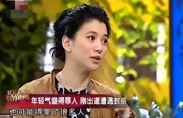 5位一眼万年的短发美女，年轻时个个美到窒息，今有人网上求工作"