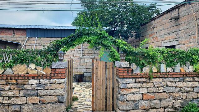 星空、石房、落地窗…来山野里这些高颜值民宿发呆、打盹、晒太阳！