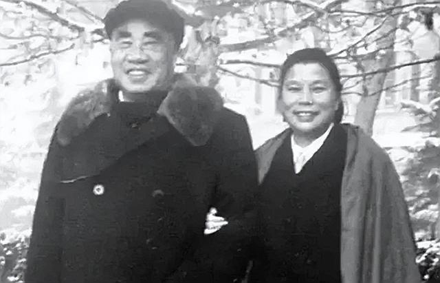 赵力平多次拒绝朱德儿子求爱，贺龙问其原因，赵力平：他家官太大